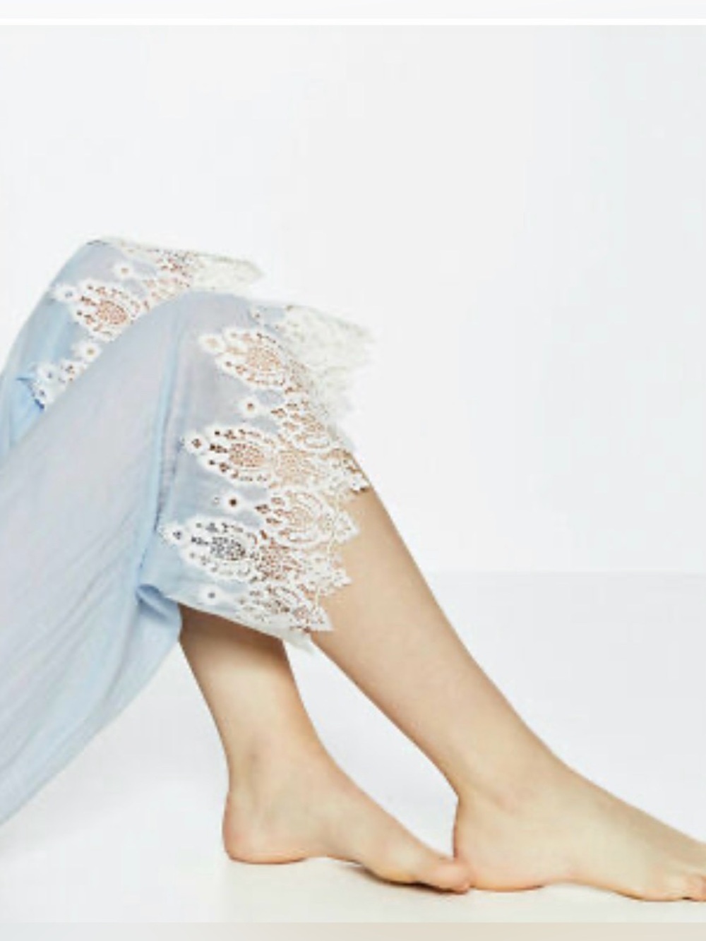 Zara Woman Light Blue Elastic-Waist Linen Pants with Lace Hem